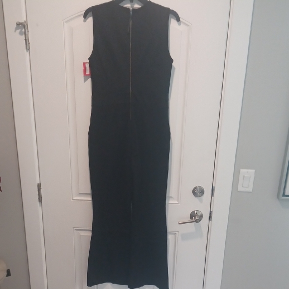 SPANX Classic Black Sleeveless Jumpsuit - Picture 3 of 12